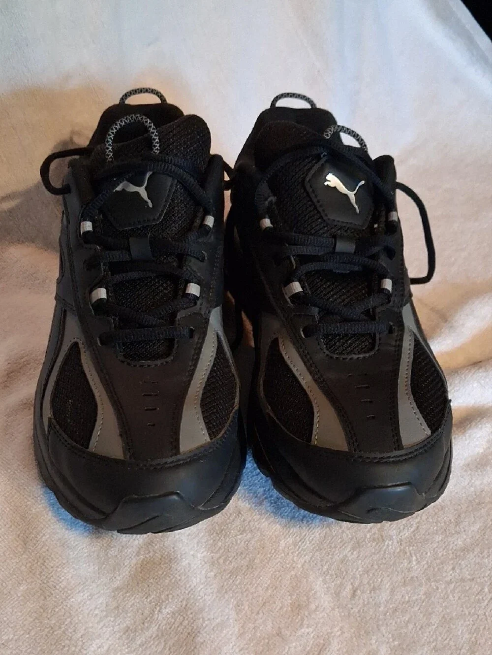 Puma Men's Black and Gray Running Sneakers Cell Size 8.5